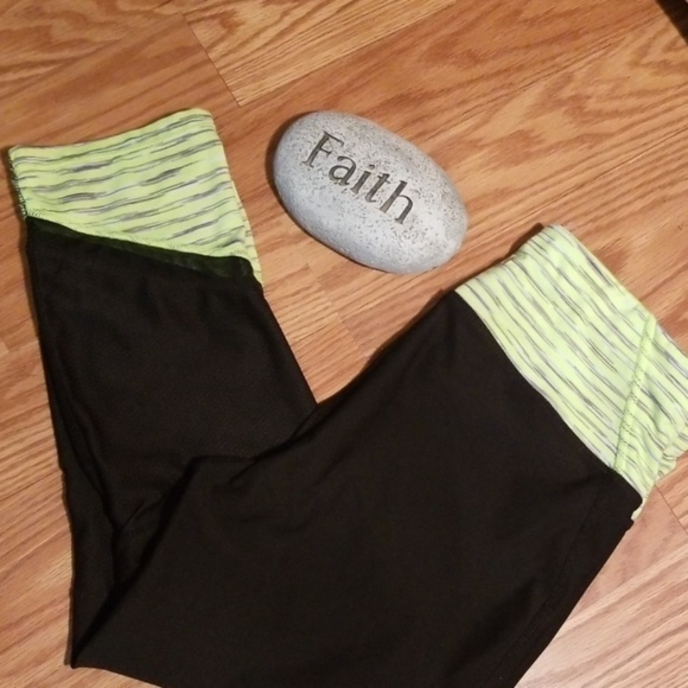 Xersion capris workout‎ pants a new